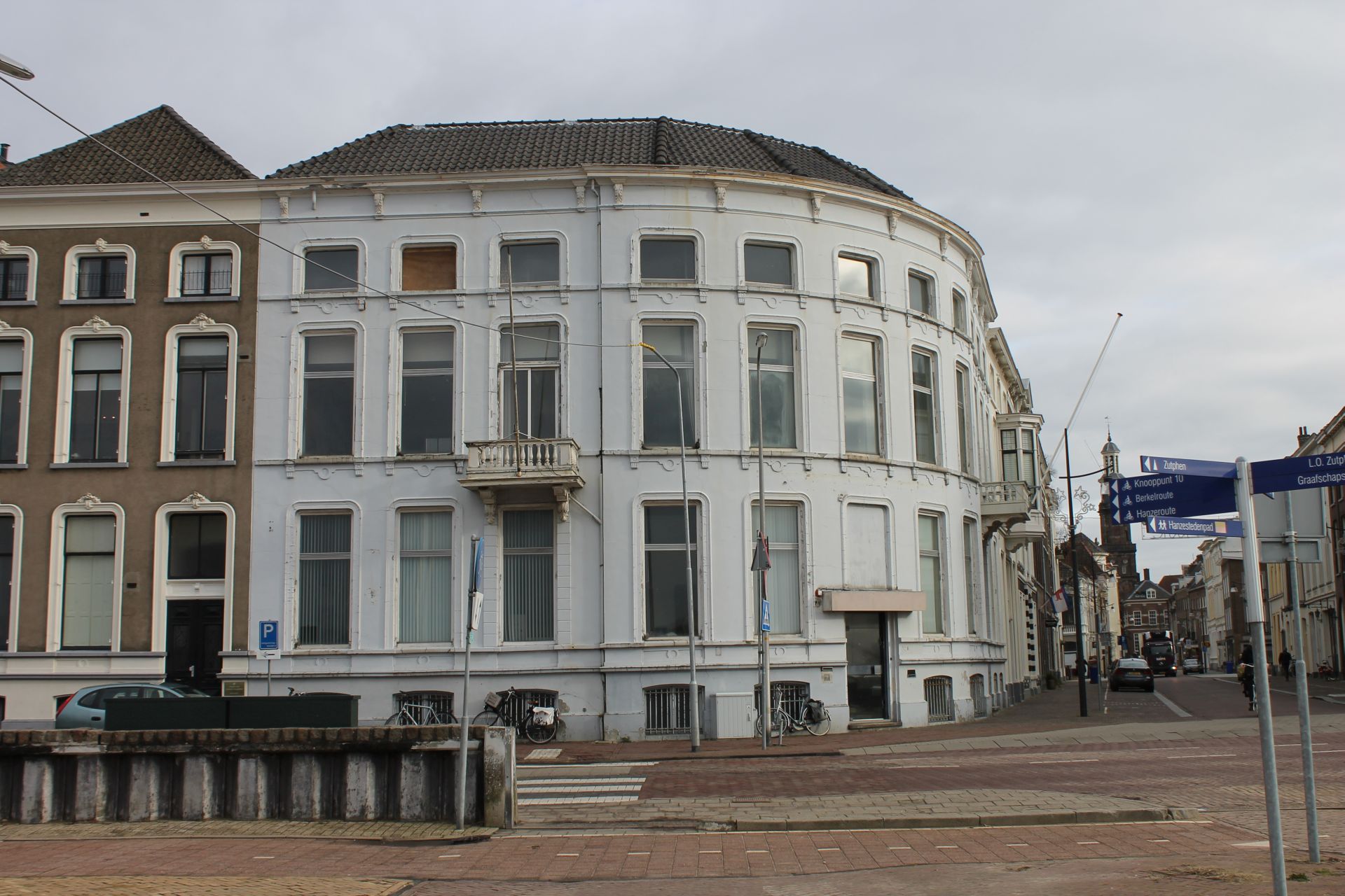 IJsselkade, in 2018 voor de gevelrestauratie